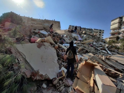 Tërmeti në Turqi dhe Greqi/ Rëndohet bilanci, konfirmohen 19 viktima, 709 të plagosur. Vijojnë kërkimet nën rrënoja