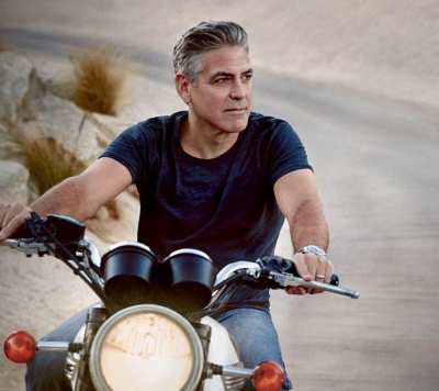 Dalin pamjet e aksidentit të frikshëm, momentet kur aktori Clooney fluturon në ajër (VIDEO)