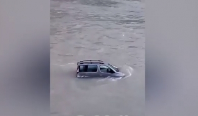 Makina “zhytet” në lumin Osum, çifti nga Skrapari…