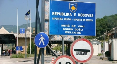 Prodhuesit e Kosovës kërcënojnë me bllokim të kufirit me Shqipërinë