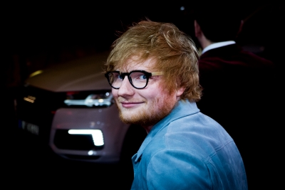 Muzika britanike rekord të ardhurash nga Ed Sheeran dhe këngëtarja shqiptare