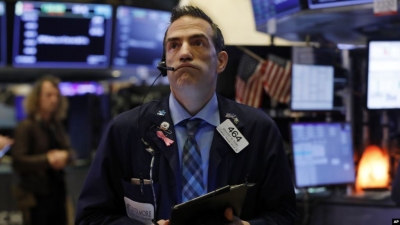 Tregu i aksioneve: Rënie 7 për qind në Wall Street