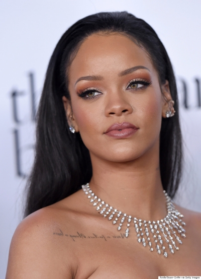 Jo vetëm këngëtare, Rihanna tani edhe me një punë në shtet