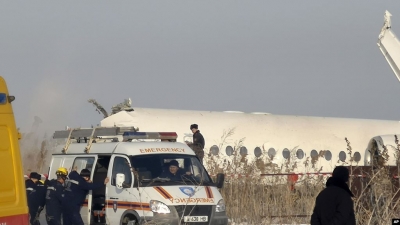 Kazakistan, rrëzohet avioni, 12 të vdekur