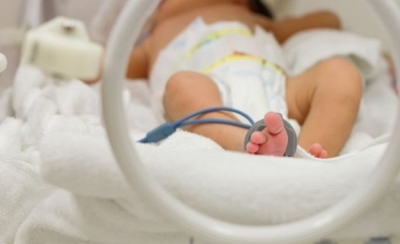 I vdesin prindërit në aksident, 4 vite më pas lind foshnja e tyre