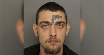 Arrestohet burri me tatuazh pistoletë në ballë