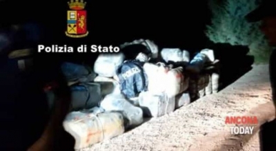 Trafiku i drogës mes Shqipërisë dhe Itali, në pranga i shumëkërkuari
