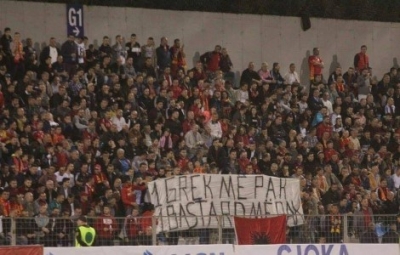 Banderola e tifozëve që tërboi grekët, reagon klubi i Partizanit