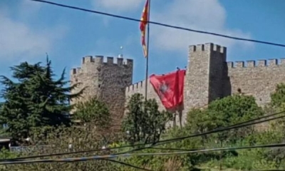 Policia ndalon disa vallëtarë arbëresh që ngritën flamurin shqiptar në Kala