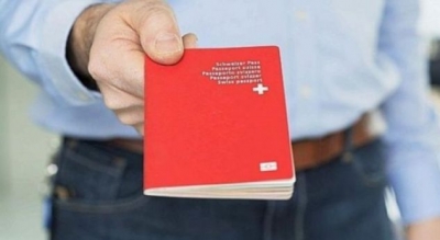 Shqiptarë, kështu mund të merrni pasaportën zvicerane