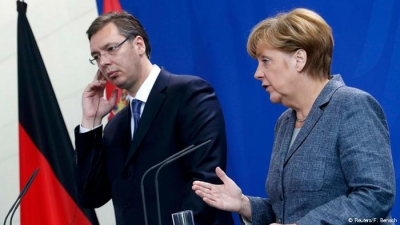 Merkel dhe Vuçiq takohen në Paris, diskutojnë normalizimi i raporteve mes Kosovës dhe Serbisë