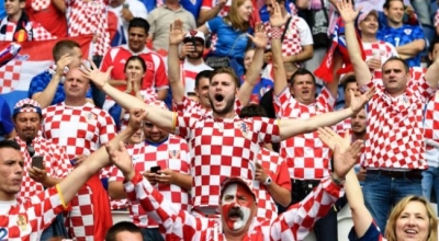 Kroatët pushtojnë Moskën, 7 avionë charter çojnë ‘përforcime’ për finalen e Botërorit
