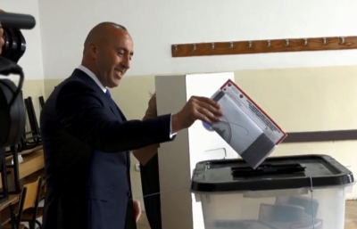 Zgjedhjet në Kosovë, votojnë presidenti Thaçi dhe kandidatët për kryeministër, asnjë mesazh politik
