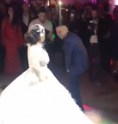 Video/ Gjiko dhe Elita kërcejnë rep në dasmë nën ritmin e ‘Si bugati’