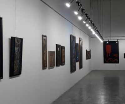 Anila Kati rikthehet në Tiranë me ekspozitën personale