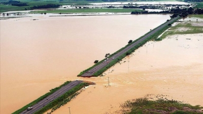 Përmbytje dhe rrëshqitje dheu në Brazil, 30 të vdekur