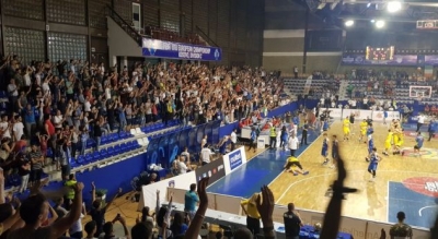 Kosova super sukses në basketboll/ Salla këndon “Sa e madhe është Shqipëria”