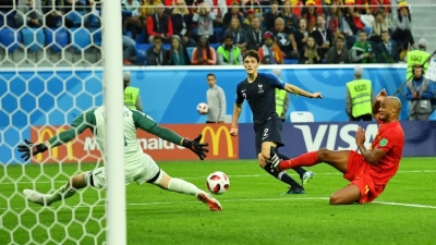 Franca një hap drejt finales, shënon gol
