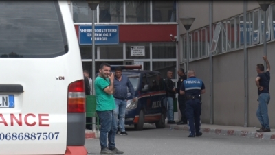 Vdekja e të resë 1 orë pas lindjes në Elbasan, reagon spitali
