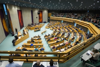 Parlamenti hollandez kërkon zbatimin pa ndryshime të draft opinionit të Venecias për vetingun