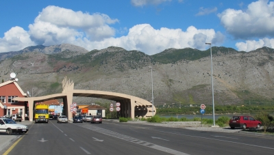 Koronavirusi, Shqipëria njofton mbylljen e kufirit me Malin e Zi. Nga Hani i Hotit do të kalojnë vetëm …