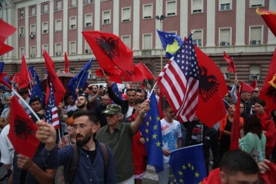 Qytetarët e Tiranës ngrihen në protestë kundër Ramës pas deklaratave për Kosovën