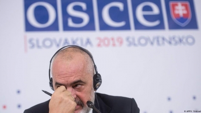 Shqipëria merr kryesimin e OSBE-së duke qenë në krizë politike