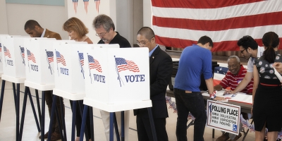 VOA/Covid-19 nxit pjesëmarrje rekord në votimet e hershme në SHBA