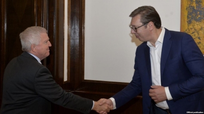 Ambasadori i SHBA, Scott: Më shumë guxim në bisedimet Kosovë – Serbi