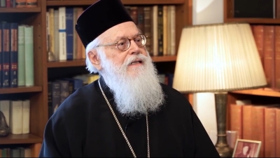 Kryepeshkopi Janullatos: Një pasiguri e përgjithshme është përhapur si re pluhuri bërthamor…