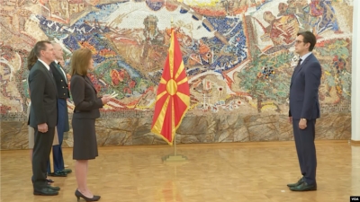 Shkup/Ambasadorja amerikane dorëzon letrat kredenciale