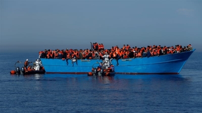 Në tentativë për të arritur brigjet evropiane, Libia ndalon 284 emigrantë në Detin Mesdhe