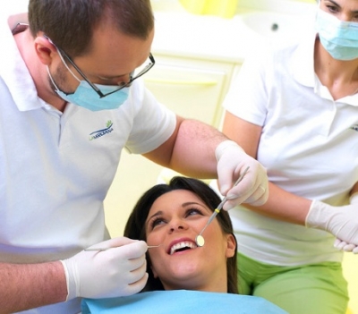 Me numrin më të ulët të mjekëve stomatologë në Europë, shqiptarët nuk kanë para të shkojnë te dentisti