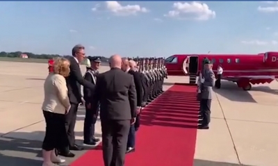 Haradinaj udhëtonme një aeroplan special në Berlin, nderohet me gardë