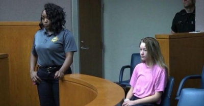 900 dollarë për të vrarë prindërit, 17-vjeçarja shokon me veprimet e saj