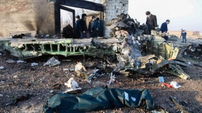 Tmerr në ajër/ Rrëzohet avioni me 176 pasagjerë në Iran, zyrtarët: S’ka të mbijetuar