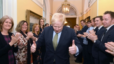 Johnson viziton veriun e Anglisë pas fitores në zgjedhjet e parakohshme