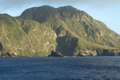I izoluar nga bota/ Realiteti i ishullit në Atlantikun e Jugut