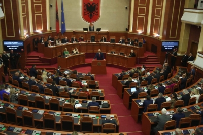 Fjalimi i Ramës/ Berisha dhe deputetët e opozitës braktisin Kuvendin