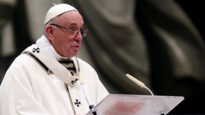 Papa Françesku ngel në ashensor, shpëtohet nga zjarrfikësit