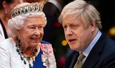 Johnson merr mandatin nga mbretëresha për formimin e qeverisë