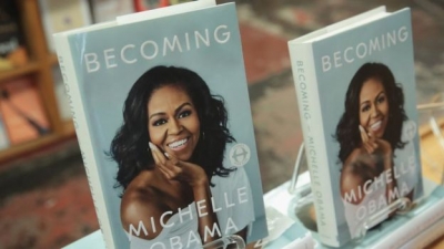 “Becoming” i Mishel Obama, në garë si libri më i suksesshëm në histori