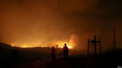Të paktën 50 mijë persona evakuohen pas zjarrit në Kaliforni
