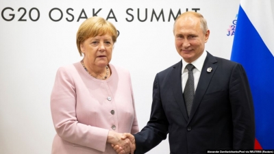 Pritshmëritë e takimit Merkel-Putin