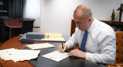 Haradinaj u shkruan kryeministrave të botës, përmend edhe idenë e Thaçit për territoret