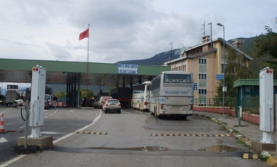 Ç’po ndodh në Morinë? Kosova bllokon autobusët e Shqipërisë