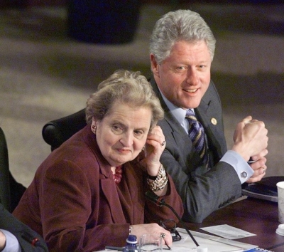 Bill Clinton dhe Madeleine Albright vizitojnë Kosovë në ditën e çlirimit