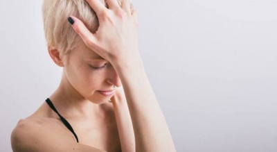 4 mënyra si të shpëtoni nga dhimbja e tmerrshme e kokës kudo ku ndodheni