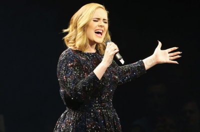 Në 31 vjetorin e lindjes, Adele paralajmëron albumin e ri