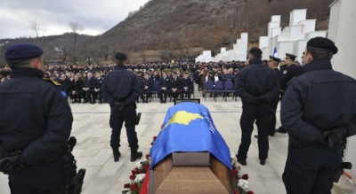 U vra nga grabitësi i bankës, polici Izet Demaj shpallet Hero i Kosovës